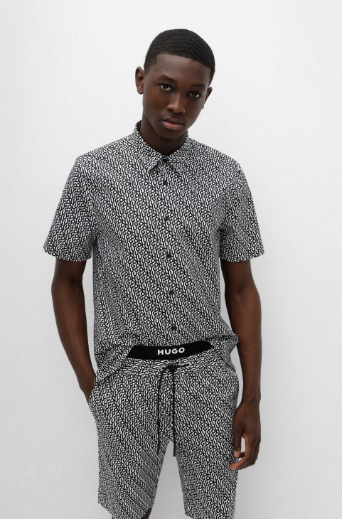 Hugo Boss σκούρο μπλε πουκάμισο με χαλαρή εφαρμογή σε λογότυπο, χαρτί και βαμβάκι