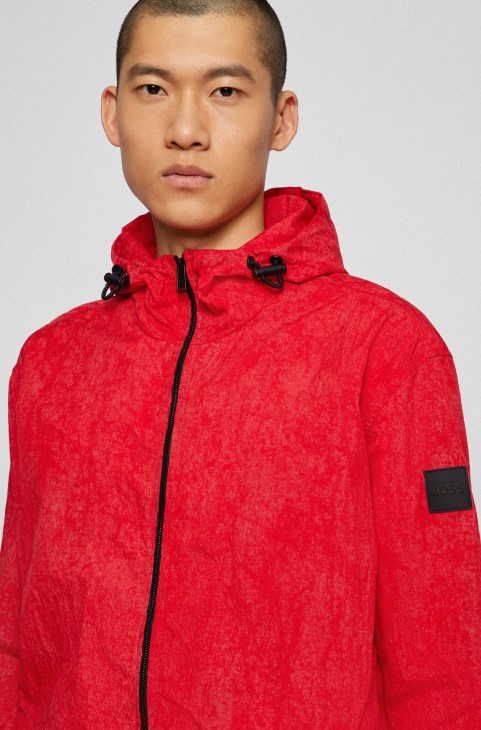 κόκκινο Hugo Boss υπερμεγέθη μπλουζάκι με υδατοαπωθητική ποπλίνα που ξεθωριάζει
