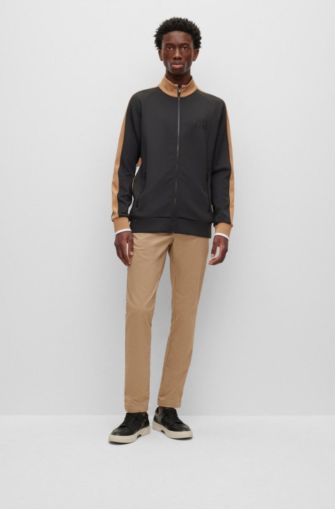 Μαύρη φούτερ με φερμουάρ από ελαστικό ύφασμα με Hugo Boss που μπλοκάρει τα χρώματα

