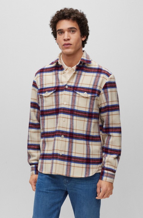 Hugo Boss λευκό μπλουζάκι με χαλαρή εφαρμογή σε καρό μαλλί