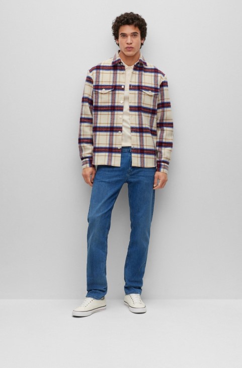 Hugo Boss λευκό μπλουζάκι με χαλαρή εφαρμογή σε καρό μαλλί
