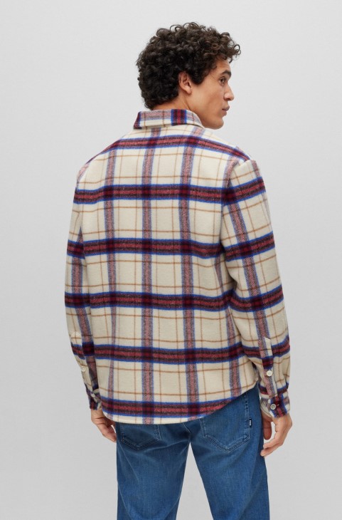 Hugo Boss λευκό μπλουζάκι με χαλαρή εφαρμογή σε καρό μαλλί
