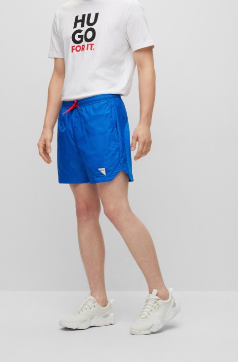 μπλε Hugo Boss σορτς χαλαρής εφαρμογής με διακοσμητικό ανακλαστικό λογότυπο