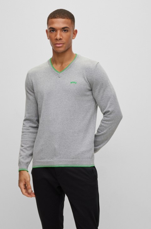 πουλόβερ με λαιμόκοψη από οργανικό βαμβάκι με κυρτό λογότυπο Hugo Boss ανοιχτό γκρι