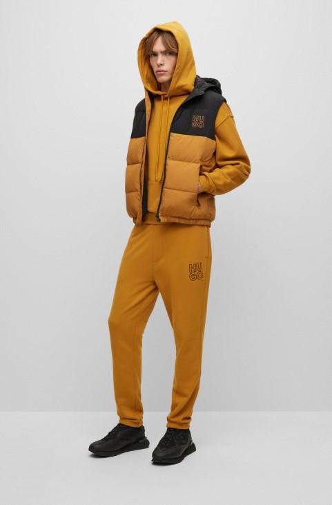 Hugo Boss φούτερ χαλαρής εφαρμογής από οργανικό βαμβάκι με στοιβαγμένο λογότυπο πορτοκαλί
