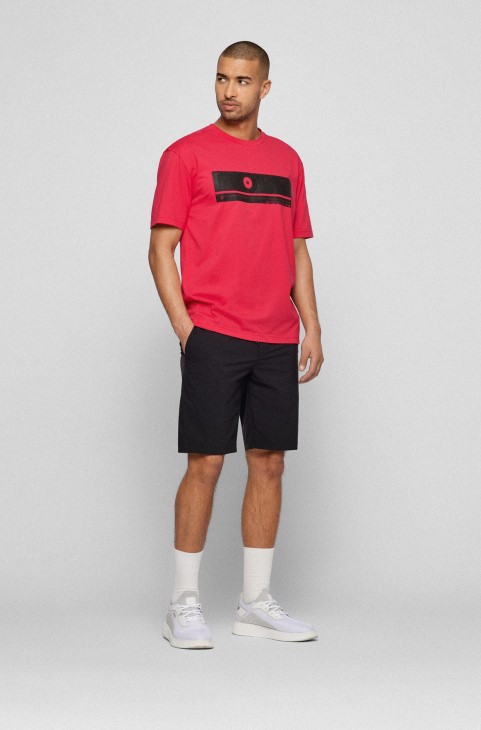 μαύρο σορτς Hugo Boss σε χαλαρή εφαρμογή σε αδιάβροχη ποπλίνα
