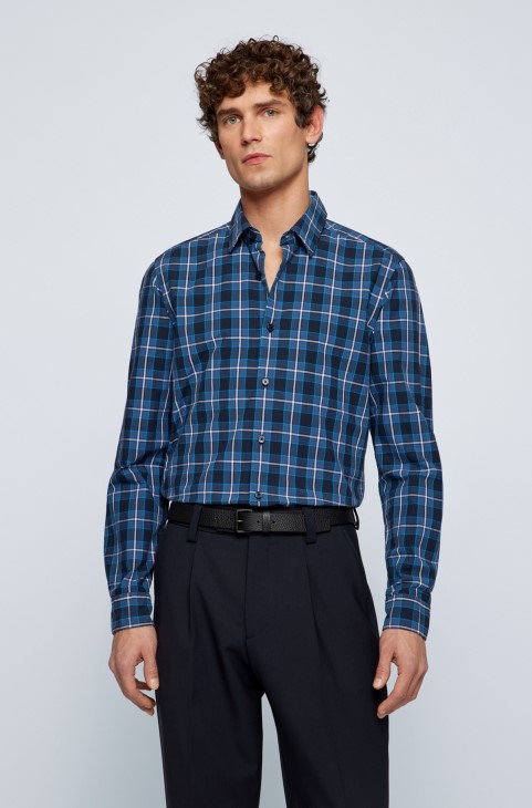 Πουκάμισο Hugo Boss σκούρο μπλε με κανονική εφαρμογή σε καρό ποπλίνα από οργανικό βαμβάκι