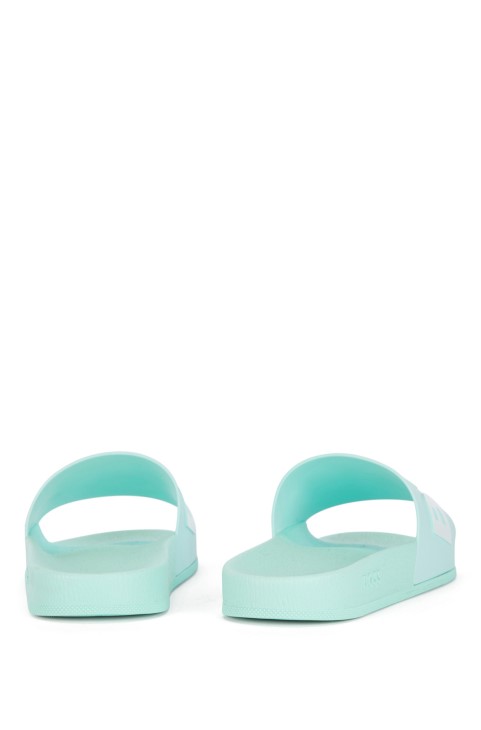 Hugo Boss ανοιχτό πράσινο διαφάνειες ιταλικής κατασκευής με λουράκι με λογότυπο αντίθεσης
