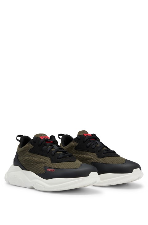 Σκούρο πράσινο γυμναστήρια εμπνευσμένα από το τρέξιμο σε μικτά υλικά με λεπτομέρειες λογότυπου Hugo Boss