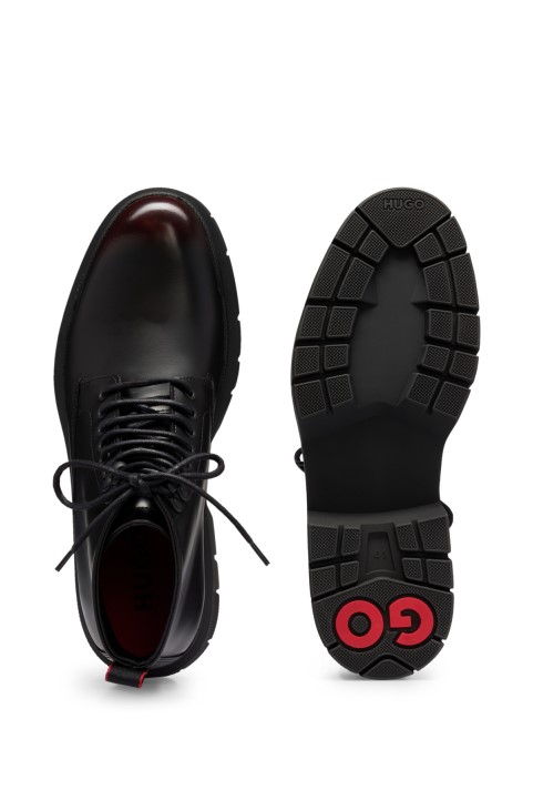 δερμάτινες μισές μπότες με ανάγλυφο λογότυπο και απαλή φόδρα
