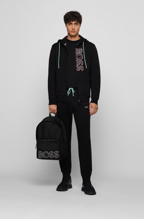 μαύρο σακίδιο πλάτης Hugo Boss από ανακυκλωμένο ύφασμα με πολύχρωμο λογότυπο
