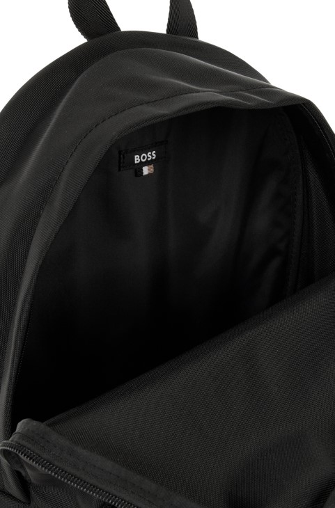 μαύρο σακίδιο πλάτης Hugo Boss από ανακυκλωμένο ύφασμα με πολύχρωμο λογότυπο
