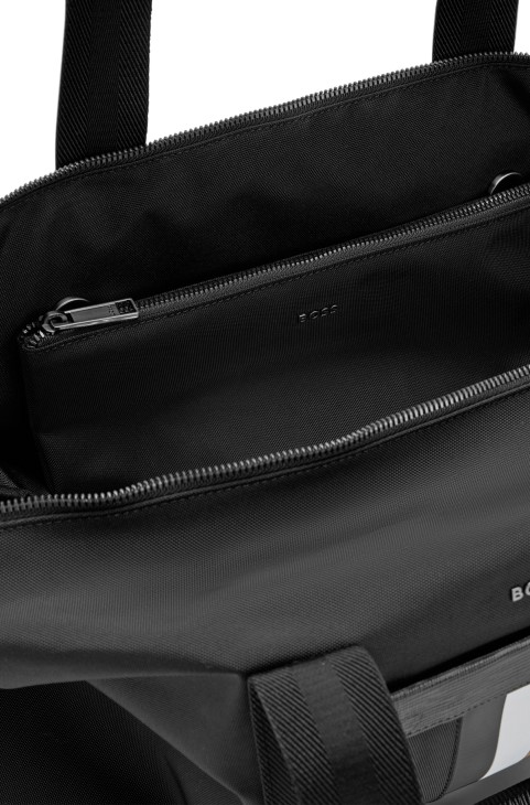 Hugo Boss μαύρη υπογραφή-ριγέ θήκη από ανακυκλωμένο ύφασμα με εσωτερική θήκη
