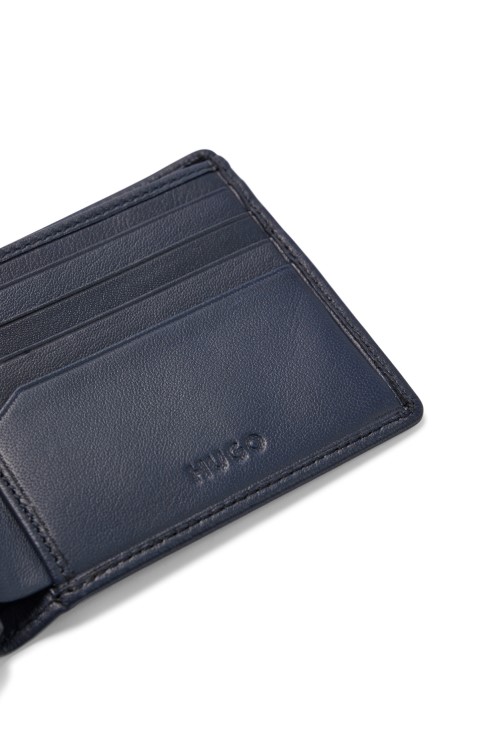 Δερμάτινο πορτοφόλι Hugo Boss με κόκκινο λογότυπο και υποδοχές καρτών συντονισμού σκούρο μπλε
