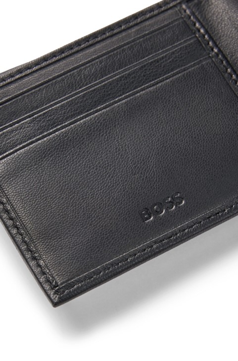 δερμάτινο πορτοφόλι με ανάγλυφο λογότυπο και ματ φινίρισμα
