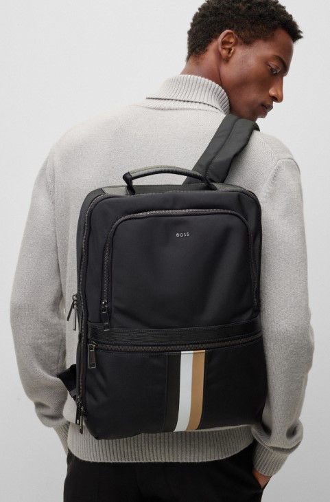 Σακίδιο πλάτης από ανακυκλωμένο νάιλον με χαρακτηριστική ρίγα Hugo Boss μαύρο
